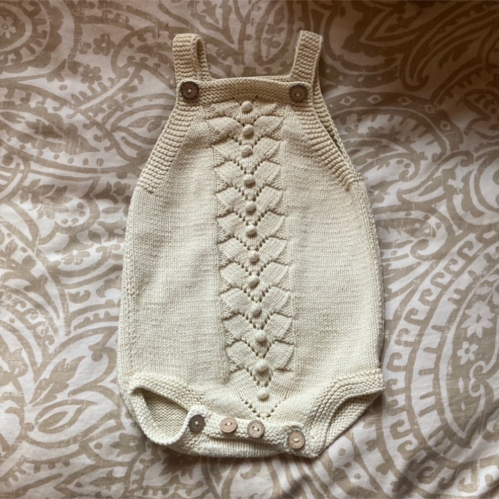 ADORABLE cotton cream knit baby onesie with wooden buttons